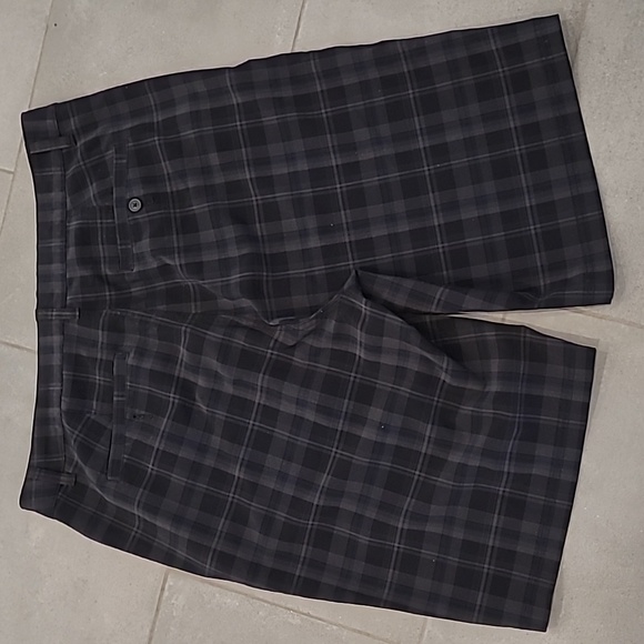 Shorts - Picture 2 of 3